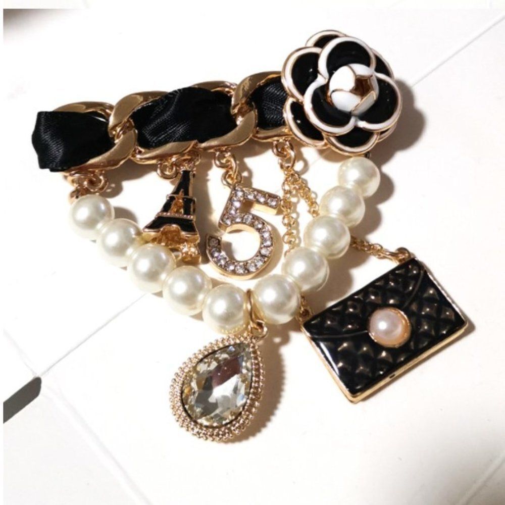 Black and White Chain Link Brooch